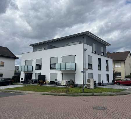 Ansprechende 5-Zimmer-Wohnung mit Balkon und Terrasse in Rodenbach Neubau