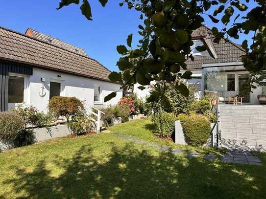 ***FamilienZuhause im Herzen von Travemünde + FEWO + 747 m² - Garten + Garage + Idylle pur***