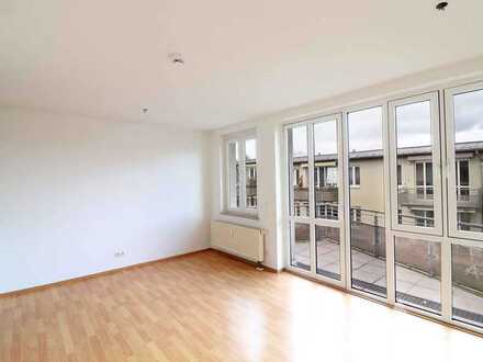 Tolle 1 Raumwohnung mit EBK und Balkon in Trotha!