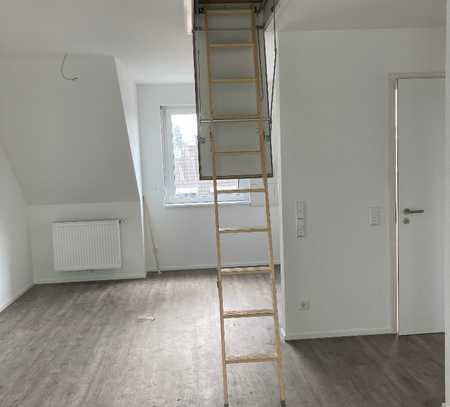 NEU !!! 2-Zimmer DG-Wohnung in Brühl-Ost mit Tageslichtbad und Dusche