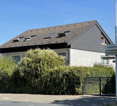 renovierte Wohnung mit einem Zimmer sowie Terrasse und EBK in Darmstadt