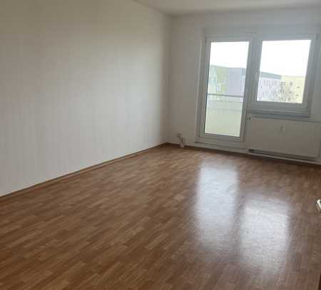 *Gemütliche 2-Raumwohnung mit Balkon/incl. Treppenbonus*