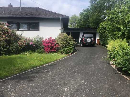 Schönes Einfamilienhaus im Grünen mit guter Verkehrsanbindung, provisionsfrei zu verkaufen.