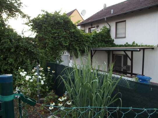 Ansprechende 4-Zimmer-EG-Wohnung mit Terrasse und EBK in Waldfischbach-Burgalben