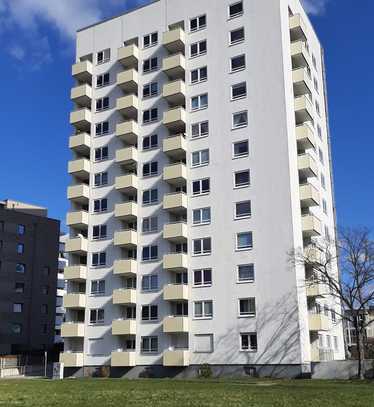 Exklusive und möblierte 1-Zimmer-Wohnung mit Balkon und EBK in Sachsenhausen-Nord