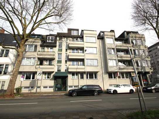 Dachgeschosswohnung (WE 13) mit Balkon und TG-Stellplatz in D-Golzheim