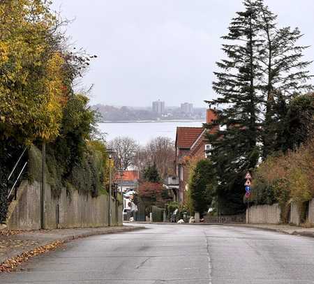 Im Auftr.: Selbstnutzung oder als Anlage- ruhig gelegene 2,5-Zimmer Whg. in Laboe, inkl. Stellplatz