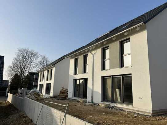 Ihr neues Zuhause im Bau: familienfreundliche DHH in Kirchheim unter Teck