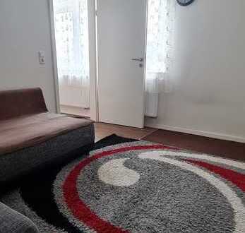 Moderne 2,5-Zimmer-Dachgeschosswohnung mit Einbauküche in Pflugfelden