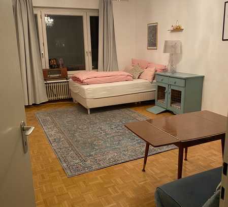 Helle 2-Zimmer-Wohnung mit Balkon / Nähe Königsplatz/ ideal auch für WG / frei ab sofort