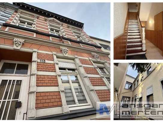 Dreifamilienhaus mit gefragten Grundrissen
(D)EIN sanierungsbedürftiges MFH in zentraler Lage