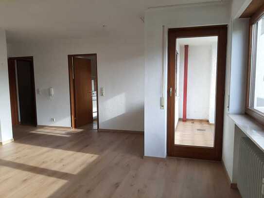 Sonnige 2,5-Zimmer-Wohnung mit Balkon in 71522, Backnang