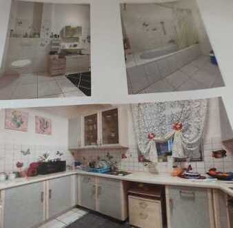 Geschmackvolle Wohnung mit drei Räumen und EBK in Itzehoe
