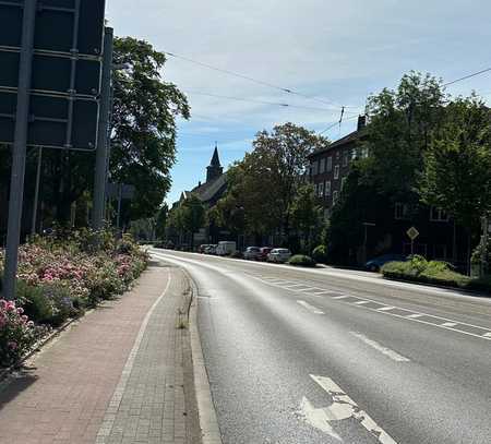 Neu renovierte helle und kühle Dachgeschosswohnung in zentraler Lage