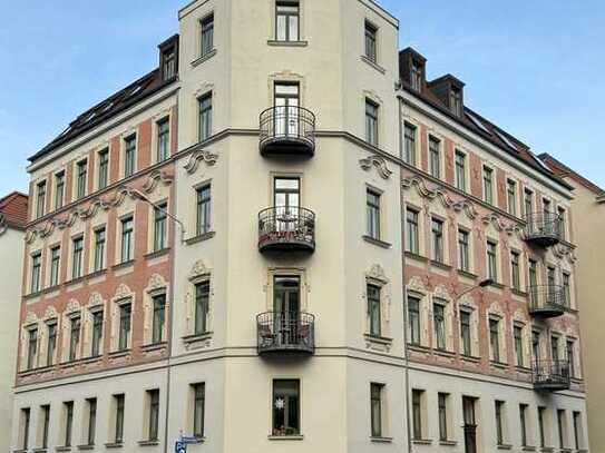 Attraktive Altbauwohnung mit Balkon in verkehrsberuhigter Lage der Südvorstadt