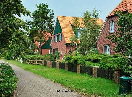 Mehrfamilienhaus, Terrasse, Garten