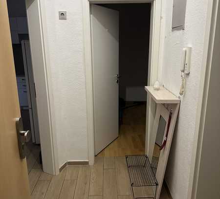 Komplett möblierte 2,5-Zimmer-Wohnung (1. OG) in zentraler Lage in Mannheim zu vermieten