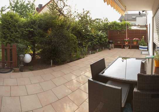 Tolle provisionsfreie Erdgeschosswohnung mit Terrasse , Gartenanteil und Einbauküche in Altenfurt