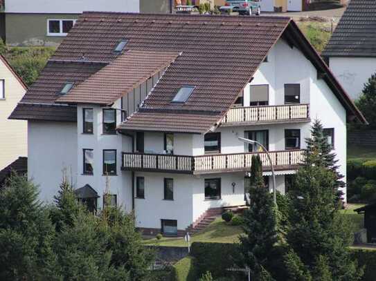 Großzügige 4-Zimmer-Wohnung im Herzen von Heigenbrücken