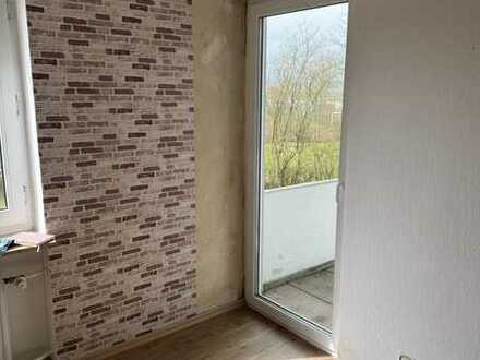 Schöne und vollständig renovierte 2-Zimmer-Wohnung mit Balkon in Korbach