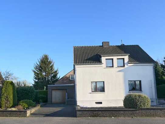 sanierungsbedürftiges Einfamilienhaus in zentraler Lage