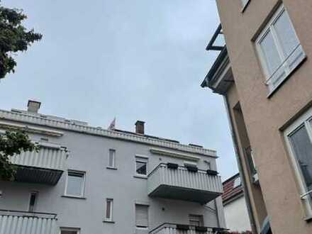 Gepflegte 3 Zimmer Maisonetten Wohnung mit EBK, 2x Balkon, sep. TG-Platz in Stgt.-Bad Cannstatt