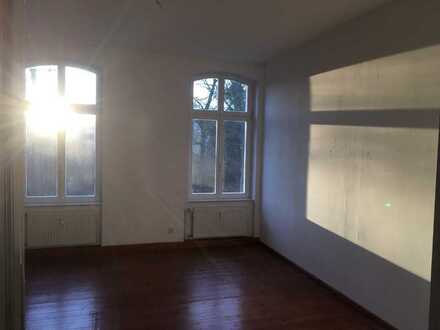 Neuwertige 5-Raum-Wohnung mit Balkon in Brandenburg