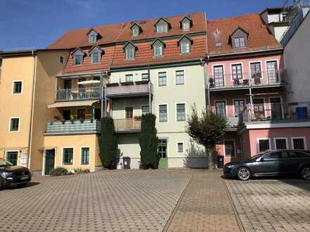 Gemütliche 3-Raum-Wohnung mit Pkw-Stellplatz am Apoldaer Markt