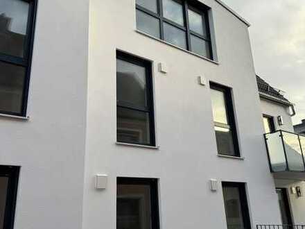 NEUBAU Erstbezug: Loft-DG 4 Zimmer-118,47m², 2 Bäder, 2 Balkone, KfW55; Manching Zentrum