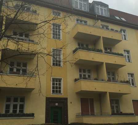 2-Raum-Wohnung mit Balkon und EBK in Berlin Pankow