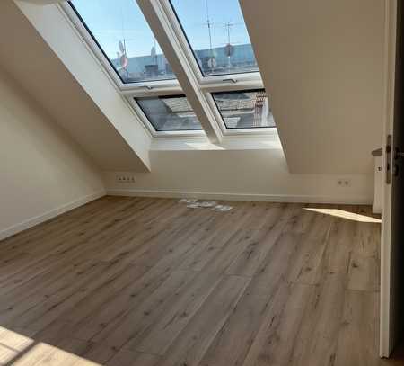 Großzügige 3,5 Zimmer mit Terrasse -Penthouse Feeling by Skyline Plaza/Frankenallee 49