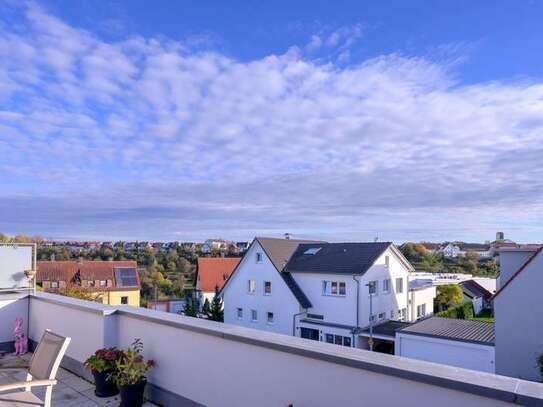 Wunderschöne 3,5-Zimmer-Penthouse-Wohnung mit großer Dachterrasse und hochwertiger EBK