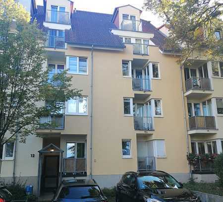 Hervorragend geschnittenes Apartment mit Balkon und Stellplatz!