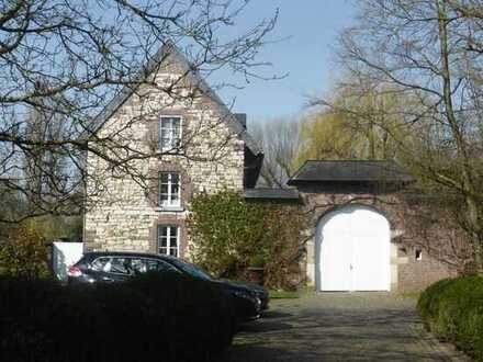 Traumhaftes Einfamilienhaus auf Vierkanthof "Gut Soerser Hochkirchen" in Aachen Soers