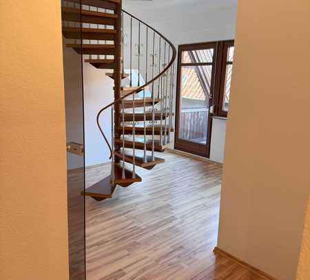 Exklusive 2,5-Raum-Maisonette-W. mit EBK und Tiefgaragenstellplatz in Vaihingen an der Enz