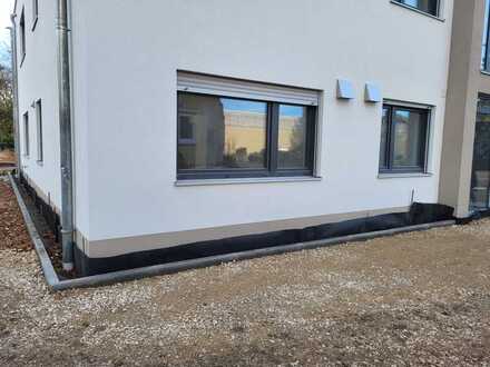 Neubau: 3-Zimmer-Erdgeschosswohnung mit Terrasse und großem Garten in Maxhütte-Haidhof