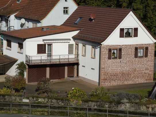 Einfamilienhaus, Nähe Burgwiesenpark mit großem Grundstück am Bach