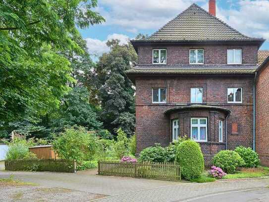 Zeitlos schön! Dreifamilienhaus in Duisburg – Wehofen! Zur Eigennutzung oder als Anlageobjekt . . .