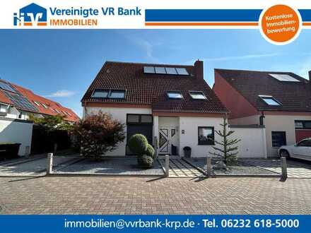 **Wohnidylle mit traumhaftem Garten**