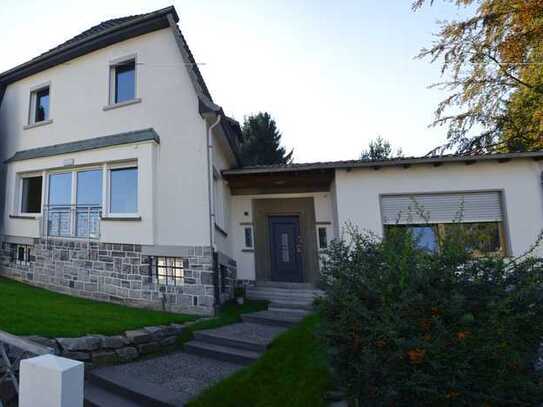 Renoviertes Einfamilienhaus mit großzügigem, ruhigem Garten in begehrter Waldrandlage von Hemer