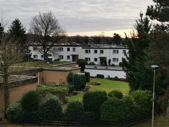 Stilvolle, vollständig renovierte 2-Zimmer-Wohnung mit Einbauküche in Erftstadt