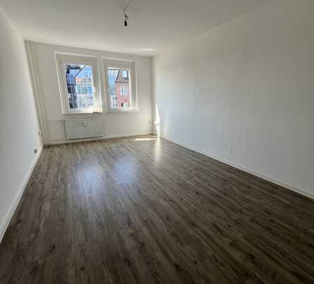 Moderne 3-Raum-Wohnung mit Balkon in Stadtlage!