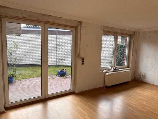 Geräumiges Reihenhaus; frisch sanierte 4,5 Zimmer mit Terasse, Garten & Garage