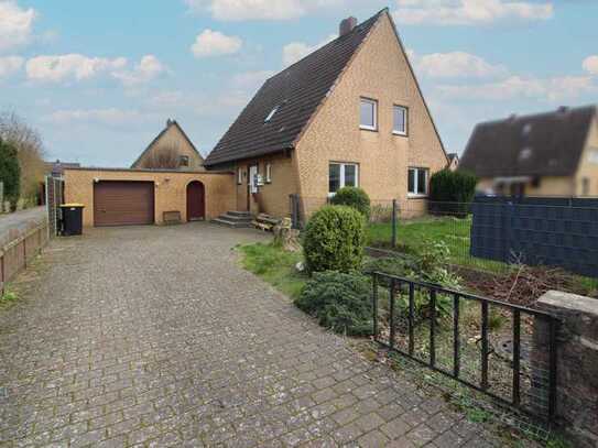 Realisieren Sie Ihr Zuhause nach eigenen Vorstellungen. EFH mit Garten und Garage in ruhiger Lage