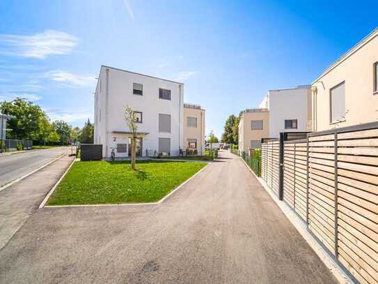 Freie 2-Zimmer-Eigentumswohnung im 1. Obergeschoss mit Balkon, ohne Lift