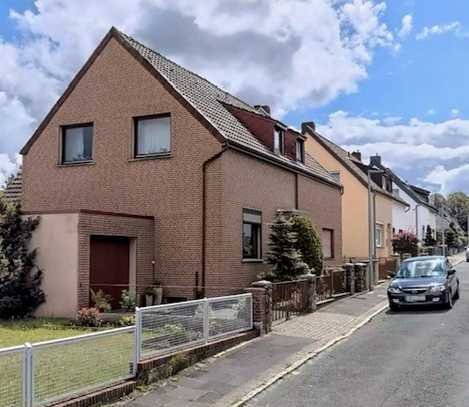 Doppelhaushälfte (links) mit viel Potential und Garage in guter Lage von Bremen-Vegesack (OT Grohn)