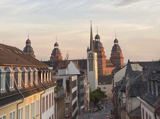 Penthouse-Wohnung mit Dachterrasse und Schlossblick.