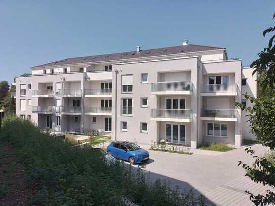 Neubau/Erstbezug: Hochwertige 3-Zimmer-Wohnung mit 2 Bädern, Granit-Einbauküche, Balkon