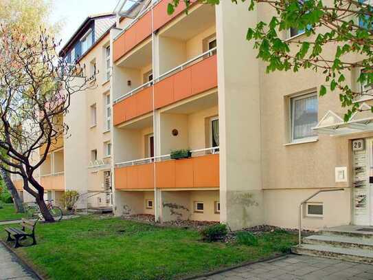 Sonnige 2-Raum-Wohnung mit Dusche und Balkon!