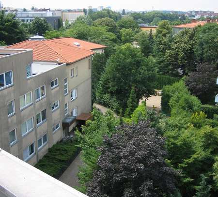 Wohnen im Grünen 2 1/2 Zimmer Whg. in gepflegter ruhiger Grünanlage Nähe Spandauer Arcaden